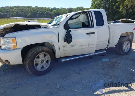 2011 Chevrolet Silverado 1500 Lt z USA, uszkodzony, nr VIN 1GCRKSE35B2300727